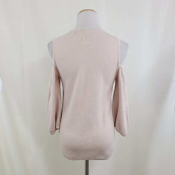 Club Monaco blush pink cold shoulder sweater Pullover Women's size medium - Picture 2 of 4